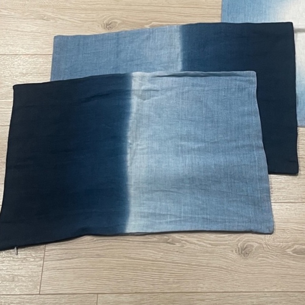 2 WISTERIA 100% LINEN PILLOWS 2 lumbar Blue Tie Dye